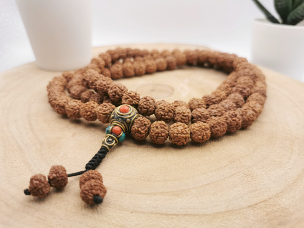 Rudraksha Mala + Ethno-Schmuck als "Guru" (108 Perlen)