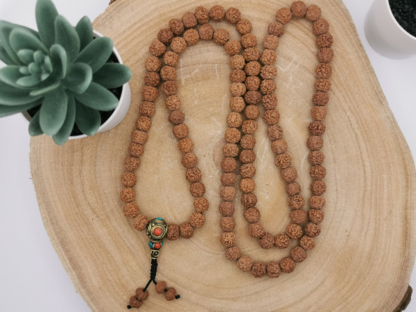 Rudraksha Mala + Ethno-Schmuck als "Guru" (108 Perlen)