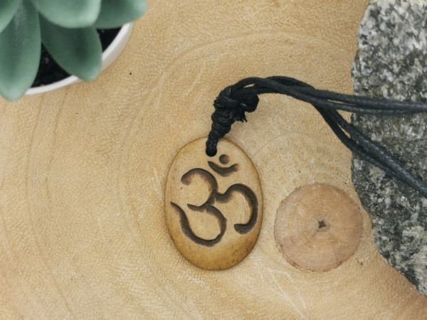 Kette "Om" Sankrit | Oval | Braun