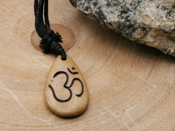 Kette "Om" Sankrit | Tropfen-Form | Braun