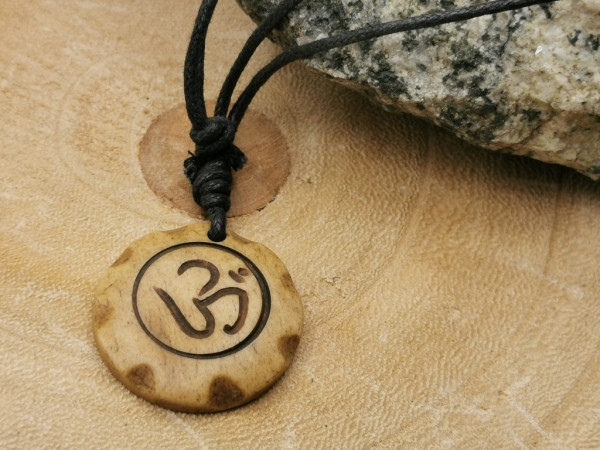 Kette "Om" mit Muster | rund | Sanskrit | Umrandung | braun