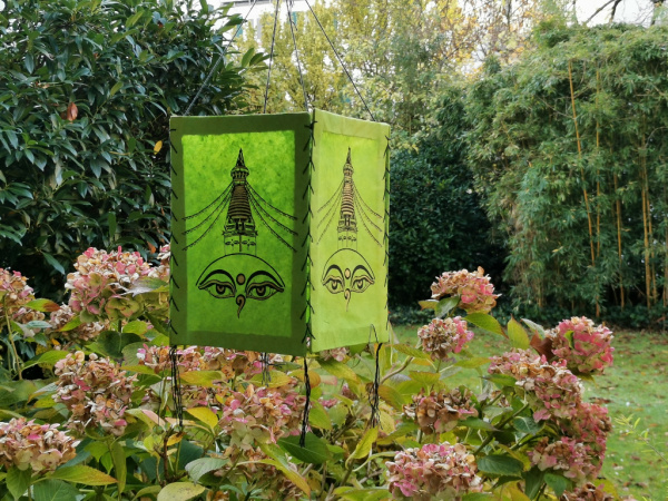 Lampenschirm aus Lokta-Papier; mit Buddha-Augen und Stupa | Grün