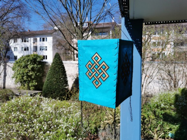Lampenschirm aus Lokta-Papier | Unendlicher Knoten | Blau