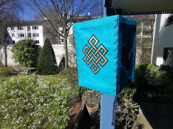 Lampenschirm aus Lokta-Papier | Unendlicher Knoten | Blau
