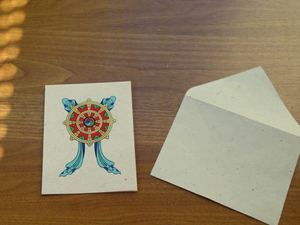 Grußkarte "Dharma Rad" (Lokta, 11x15cm, aufklappbar, mit Umschlag)