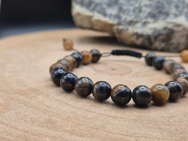 Handgefertigtes Armband aus Tigerfalkenauge mit goldbraunen und blaugrauen Schattierungen, gefertigt in Nepal