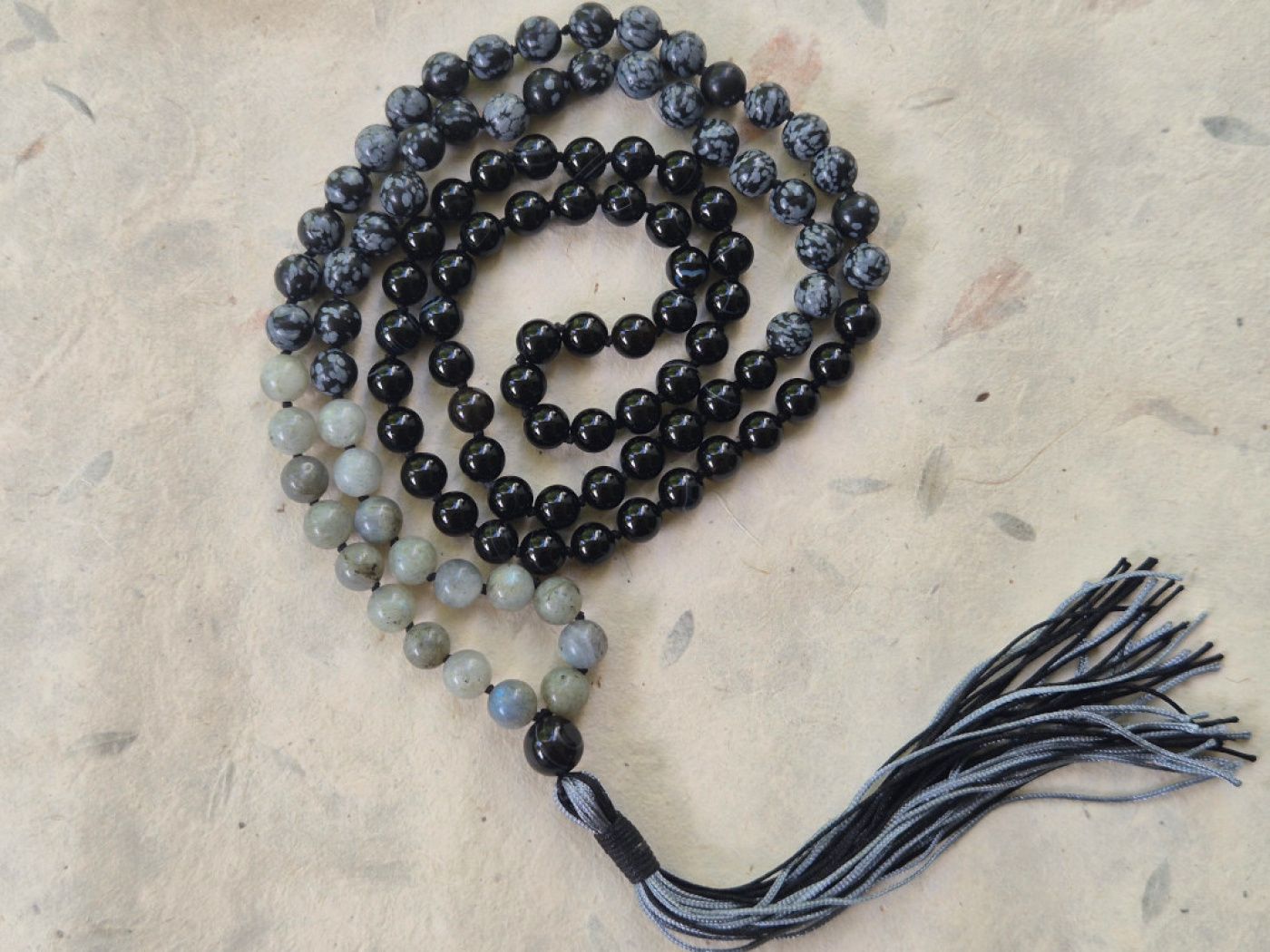 Mala aus Obsidian, Labradorit und schwarzem Achat · Dharmapala