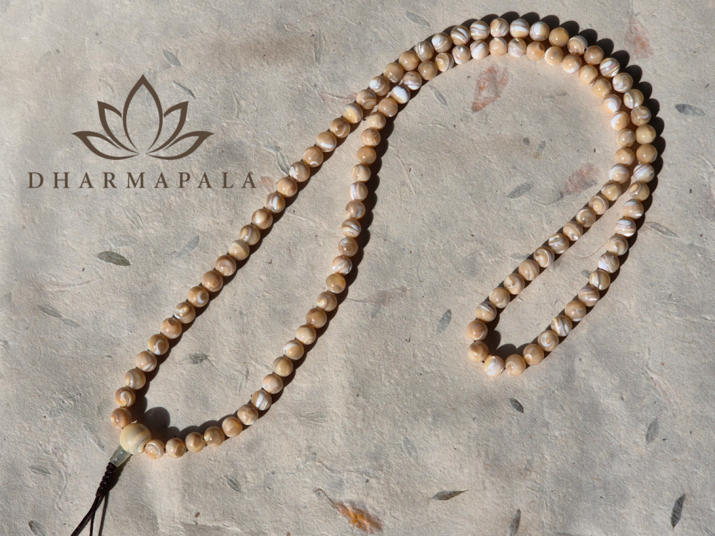 Perlmutt-Mala aus Nepal - Dharmapala