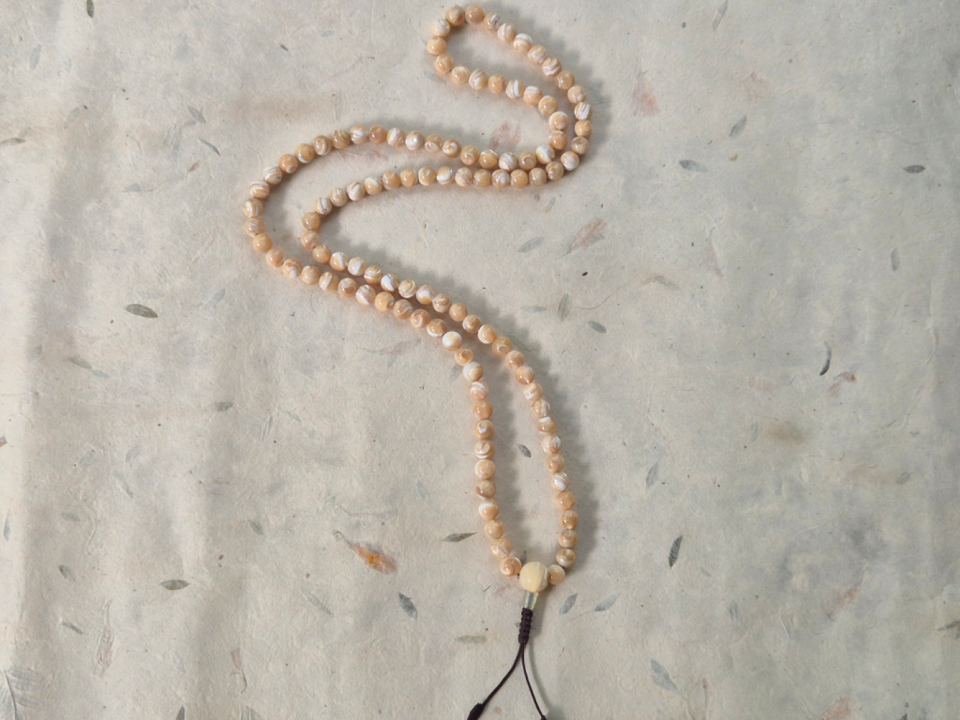 Perlmutt-Mala aus Nepal - Dharmapala