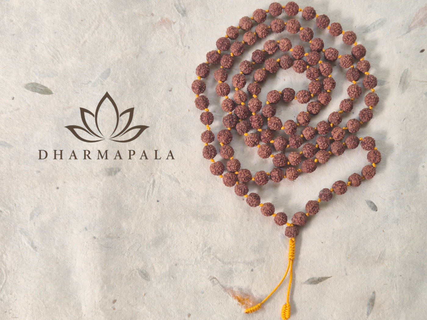 Rudraksha-Mala mit 108 einzeln geknoteten Samen · Dharmapala