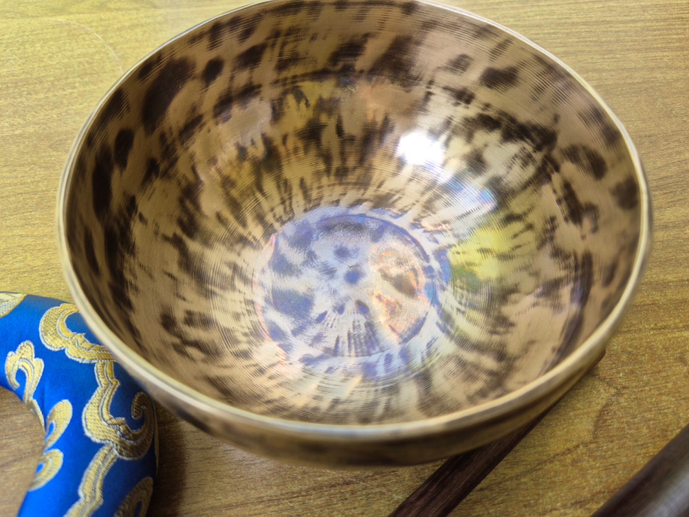 Kleine dunkle Klangschale | ca. 13-14cm / ca. 550-600g / geschmiedet / handgefertigt