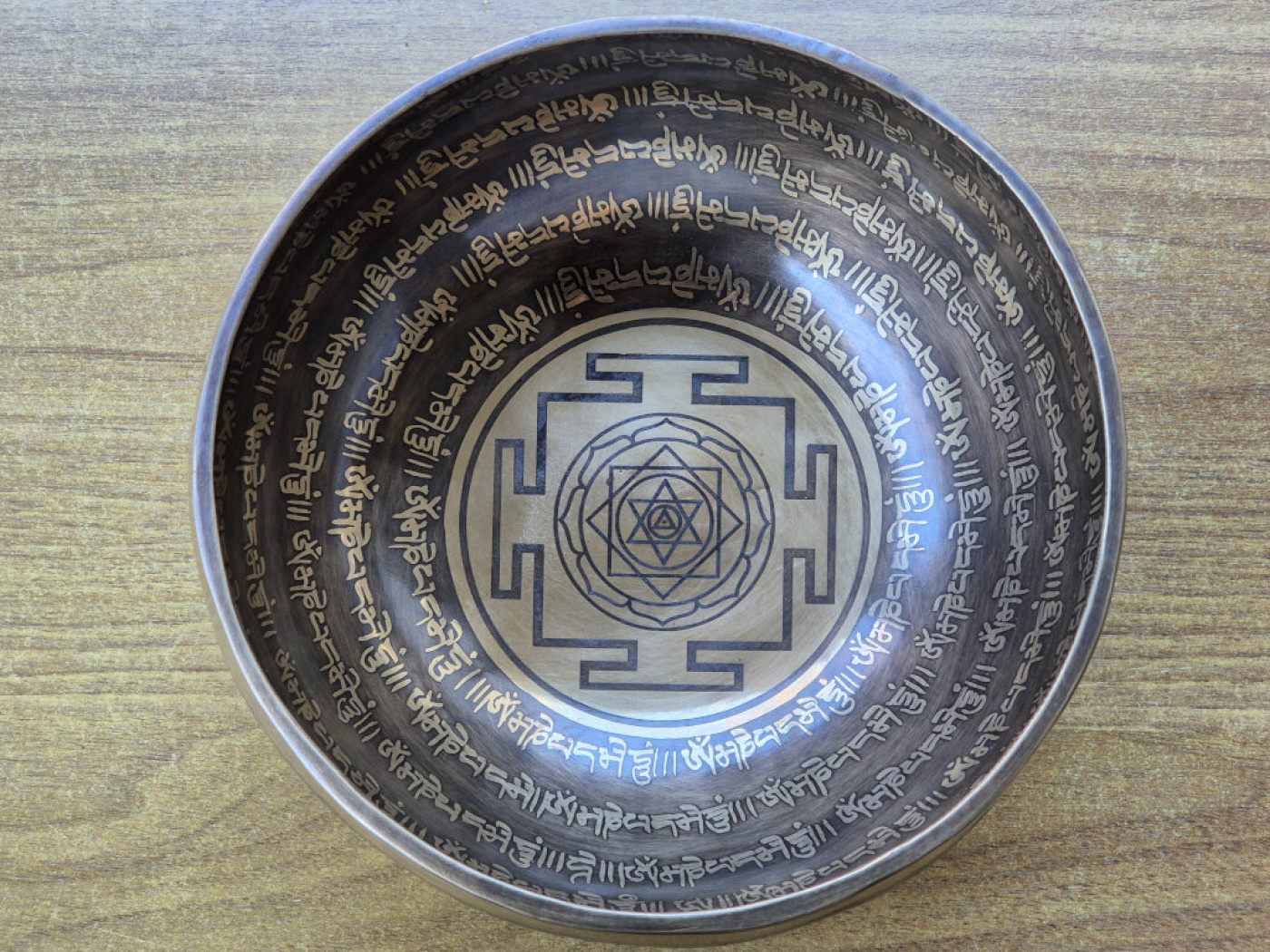 Mantra Klangschale – 18 cm | ca. 1,05 kg | Mandala & Mantra