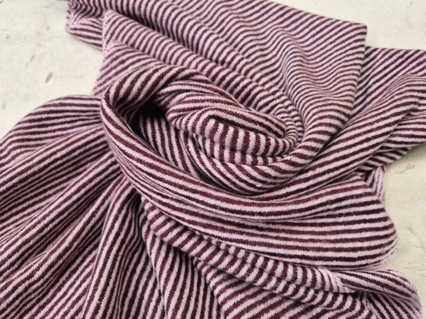 Flauschiger Kaschmir-Schal von LWH | Altrosa & Bordeaux | handgewebt in Nepal | 65×195 cm