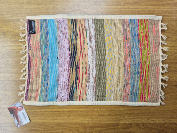 Tischset aus recycelten Saris & Baumwolle – handgewebt von Local Women’s Handicrafts in Nepal