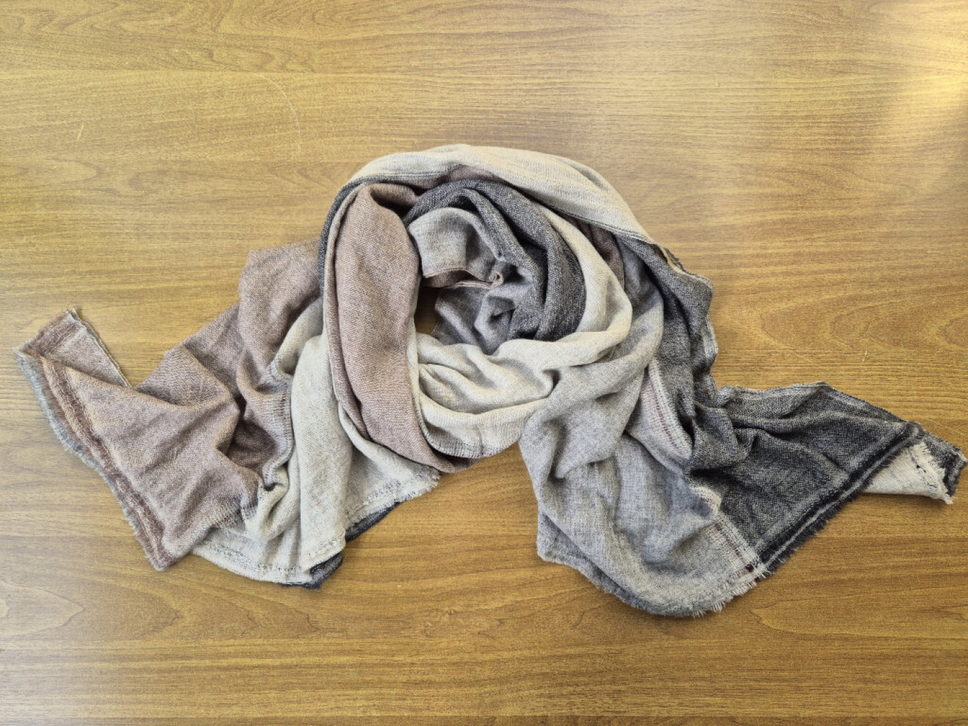 Schal im 4-Schichten-Design – handgewebtes Kaschmirgewebe von Local Women’s Handicraft Nepal