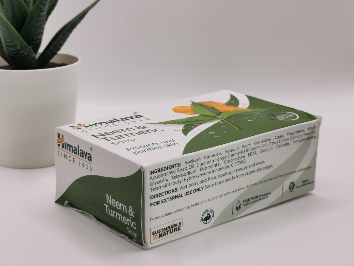Himalaya Neem & Turmeric Seife – ayurvedische Pflanzenseife mit Neem und Kurkuma für die tägliche Reinigung von Händen und Körper, 125 g.
