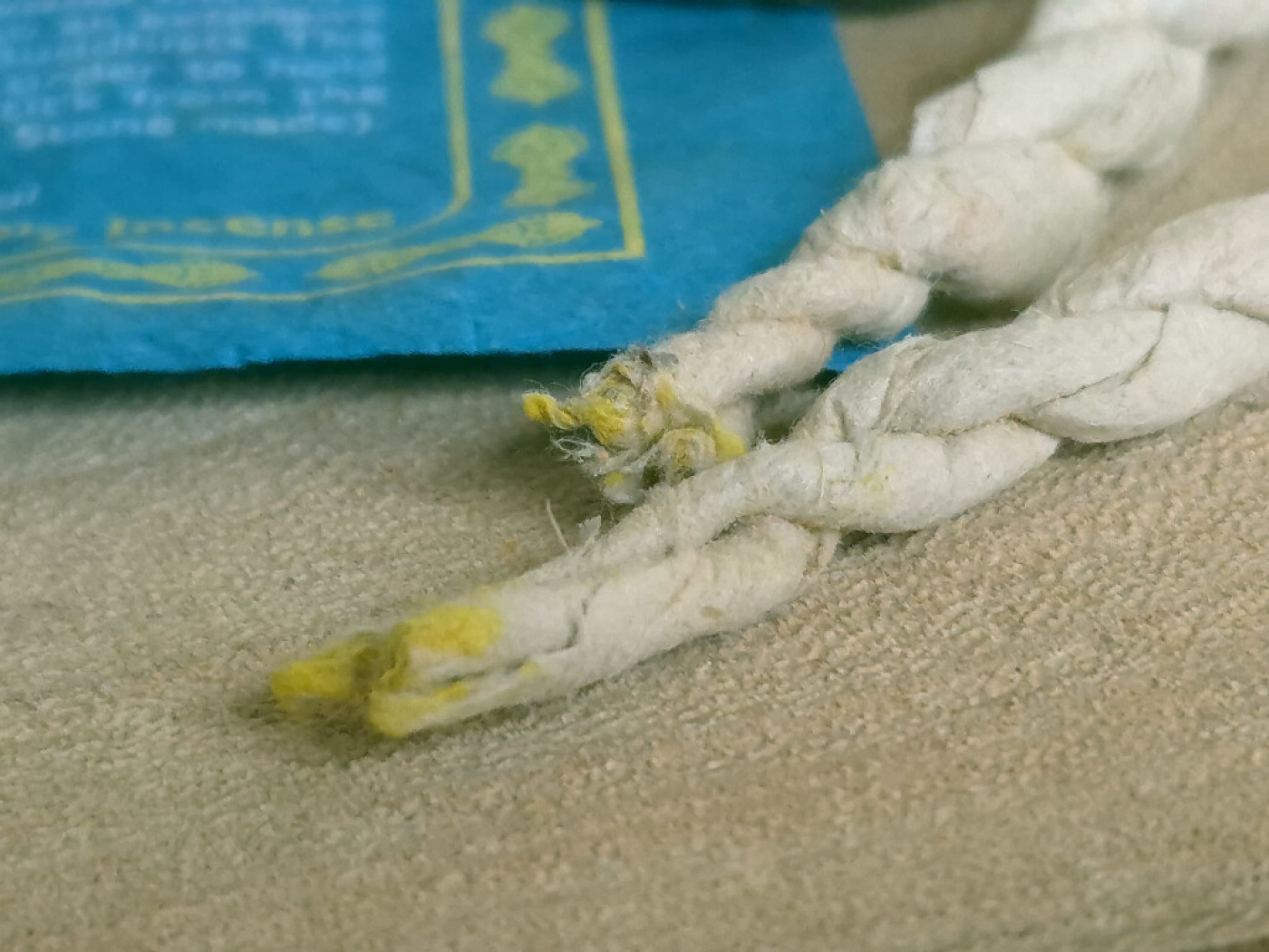 Vajra Sandalwood – traditionelle Räucherschnüre von Lovely Incense aus Nepal.