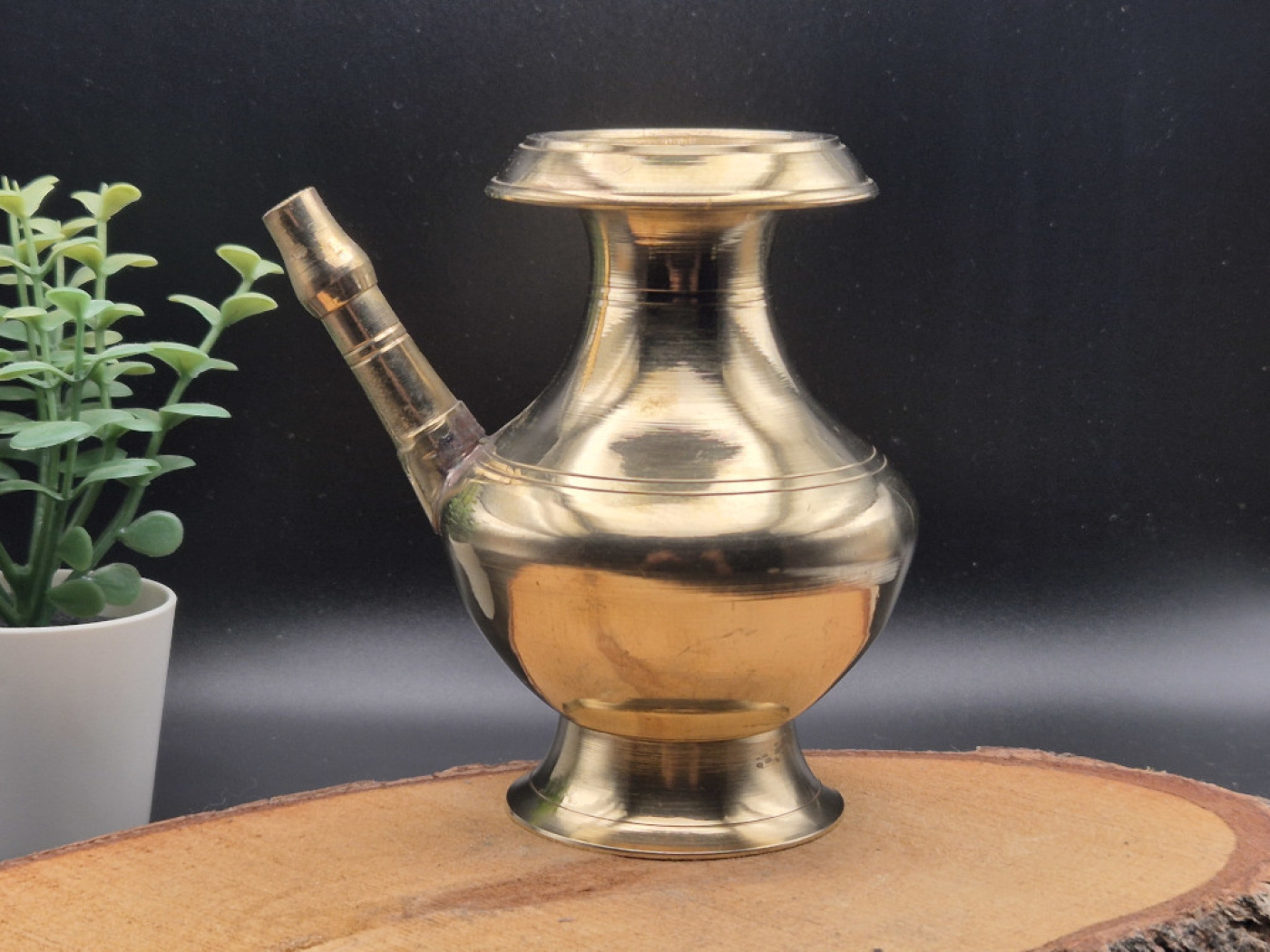 Karuwa aus Messing | Traditionelles Ritual- & Wassergefäß aus Nepal | ca. 11 cm
