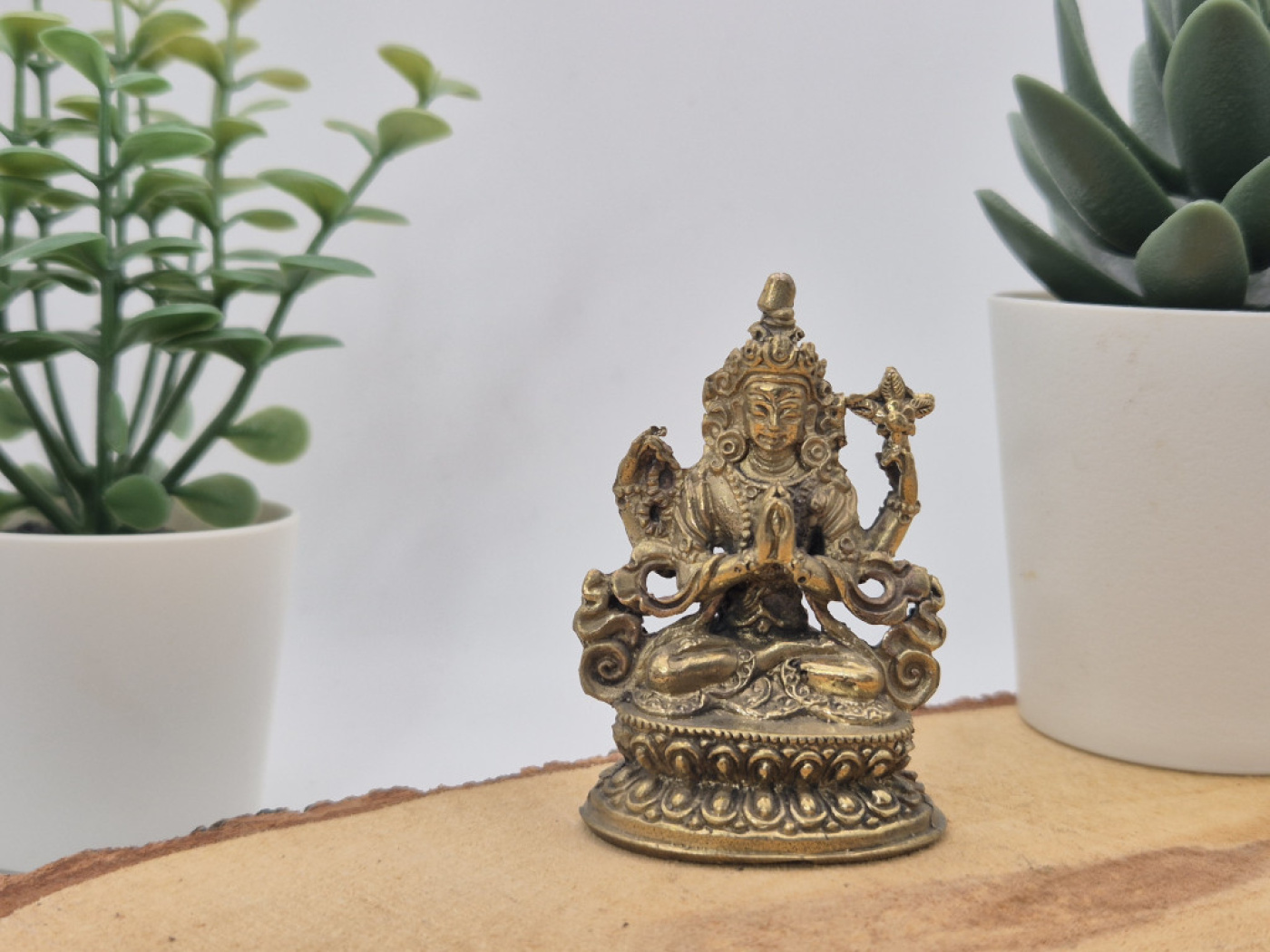 Chenrezig / Avalokiteshvara aus Messing | Mini Statue | ca. 5,8 cm | Handgefertigt in Nepal