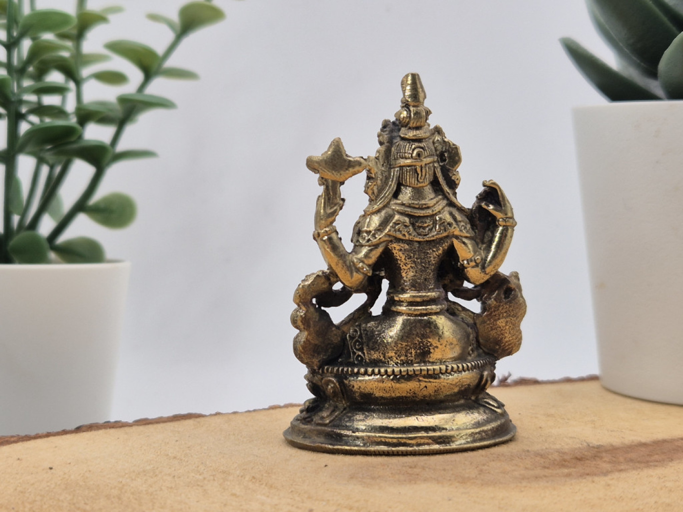 Chenrezig / Avalokiteshvara aus Messing | Mini Statue | ca. 5,8 cm | Handgefertigt in Nepal