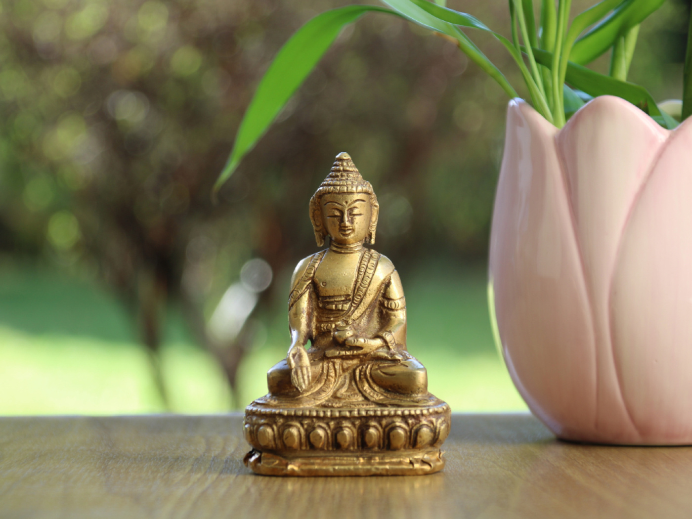 Segnender Buddha Shakyamuni aus Messing | ca. 10cm, ca. 400g