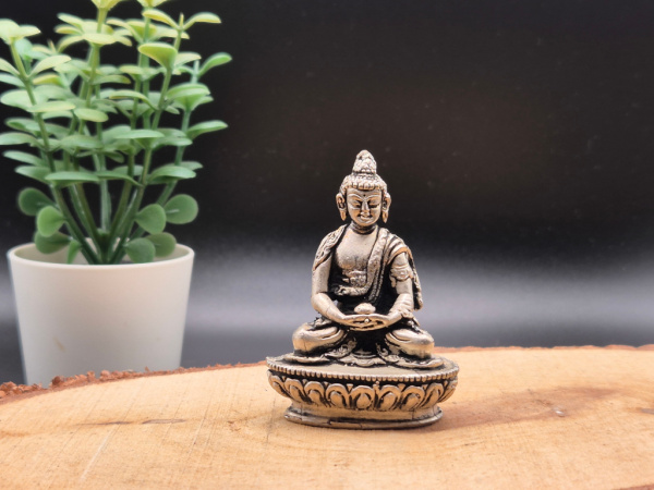 Meditierender Buddha aus Messing | Versilbert | Handgefertigt | ca.5,5cm