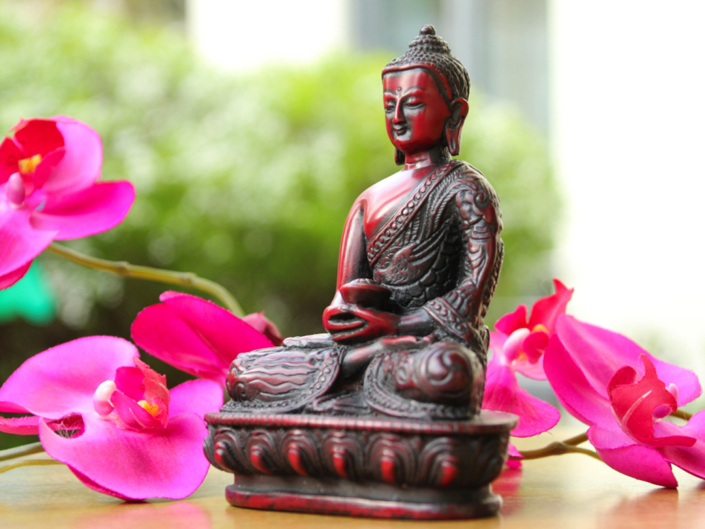 Meditierender Buddha aus Resin mit Dhyana Mudra