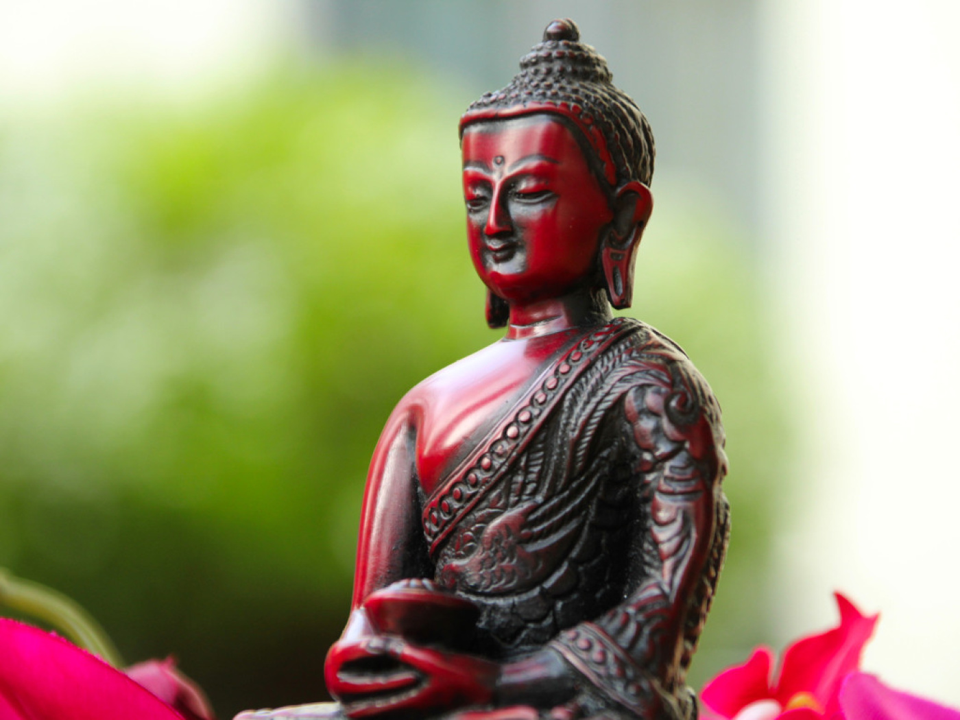 Meditierender Buddha aus Resin mit Dhyana Mudra