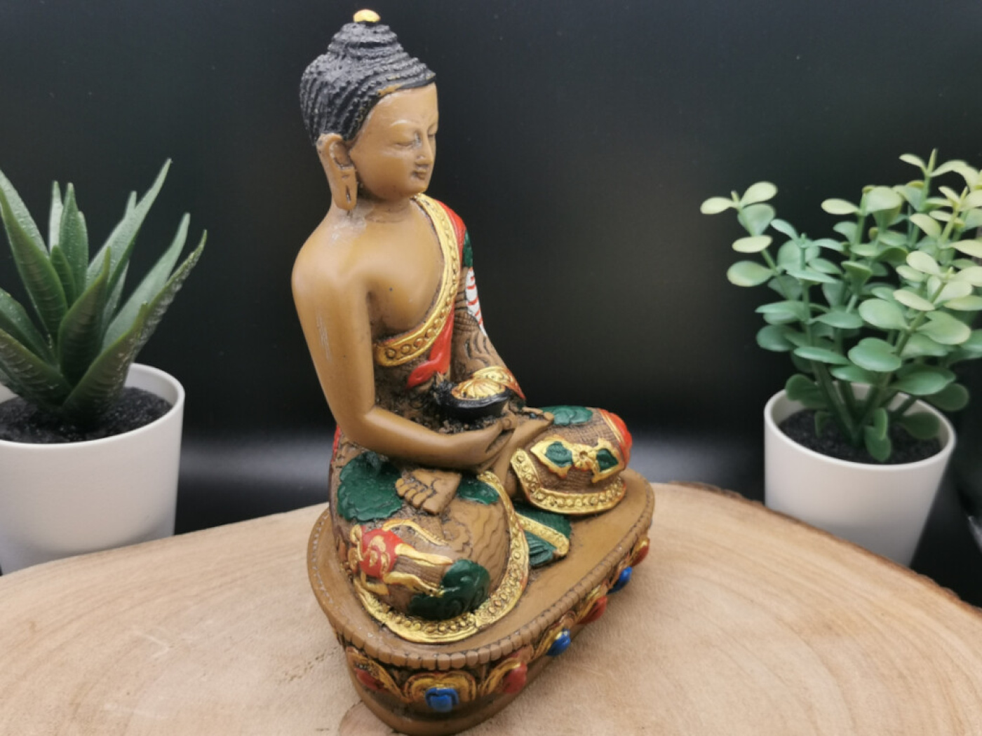 Meditierender Buddha aus Resin handbemalt aus Nepal