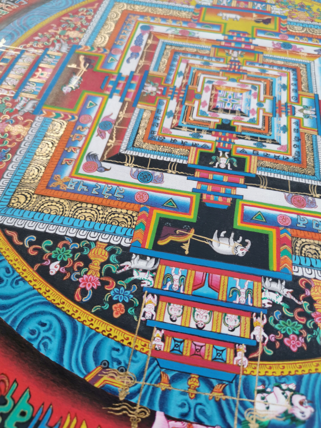 Handgemaltes Kalachakra-Mandala von Urgen Lama aus Kathmandu, mit echtem Gold veredelt.